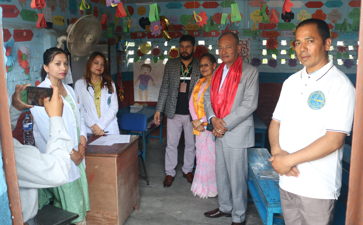 ललितपुर इमाडोलमा सुनापाती पोलिक्लिनिकको निःशुल्क स्वास्थ्य शिविर, करिब ५ सय सेवाग्राहीले लिए लाभ