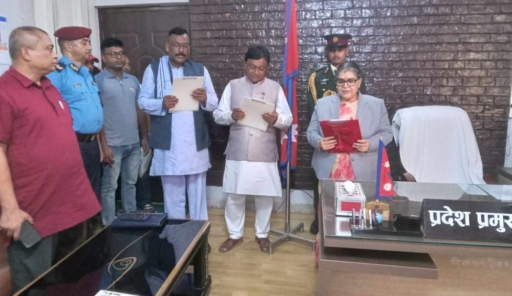 मधेश प्रदेशका मुख्यमन्त्री सिंहले गरे मन्त्रिपरिषद् विस्तार, जनमतबाट साह र मियाँ मन्त्री नियुक्त