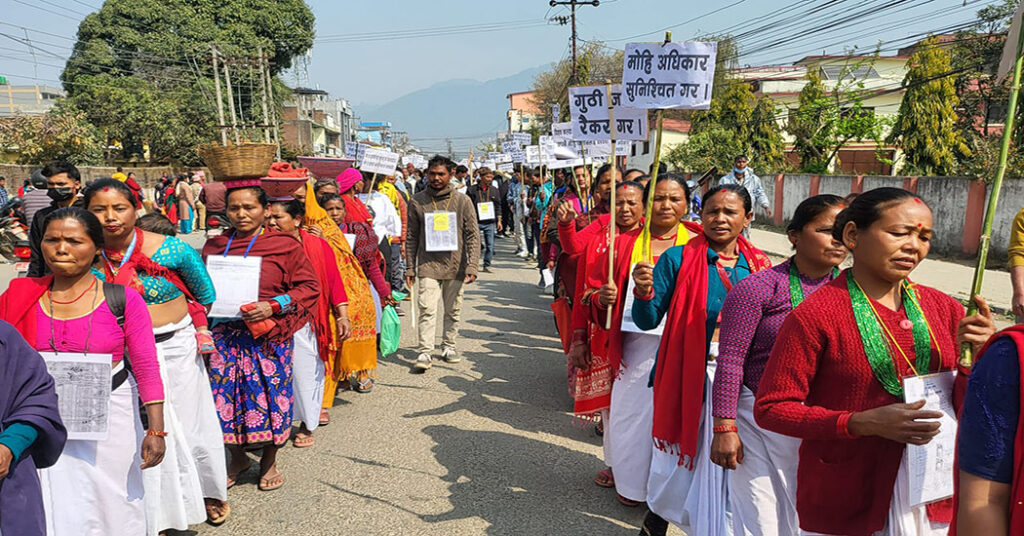 घोराहीमा गुठीपीडित किसान र प्रहरीबीच झडप, प्रहरीद्वारा अश्रुग्यास प्रहार