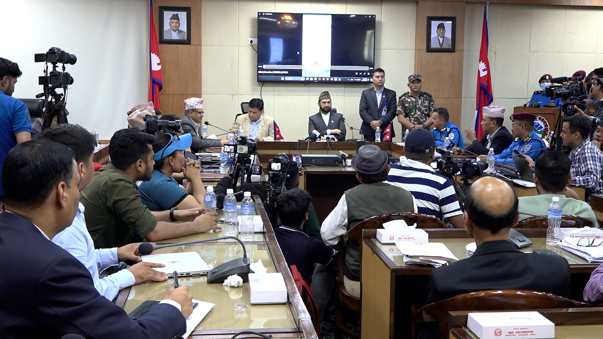 अब सिंहदरबार सबै आम नागरिकका लागि खुल्ला हुनेछ : गृहमन्त्री