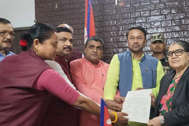 मन्त्रालय बाँडफाँडमा सहमति जुटेसँगै मधेशको मुख्यमन्त्रीका लागि जनमतका सिंहको दाबी पेश