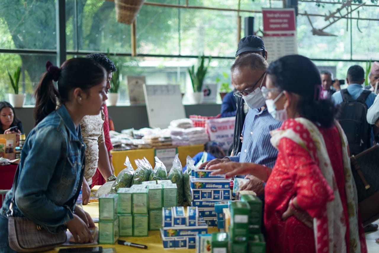 दरबारमार्गमा रैथाने कृषि हाटबजार (फोटो फिचर)