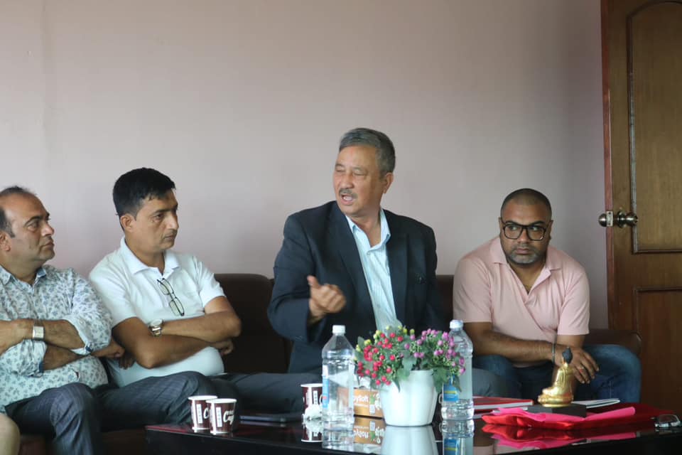 हिमालय सीमापार वाणिज्य संघद्धारा नवनियुक्त महावाणिज्यदूतलाई बधाई तथा ज्ञापनपत्र हस्तान्तरण
