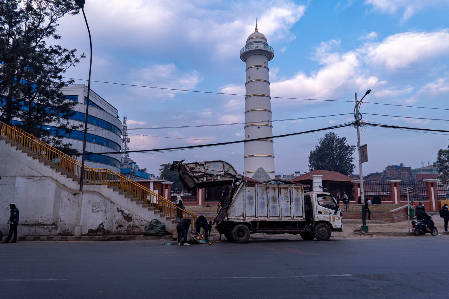 हुस्सु र कुहिरोले काठमाडौंको जनजीवन प्रभावित (तस्वीरहरु)