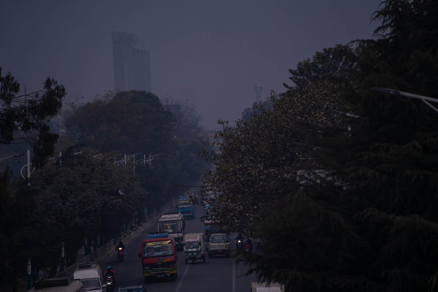 हुस्सु र कुहिरोले काठमाडौंको जनजीवन प्रभावित (तस्वीरहरु)