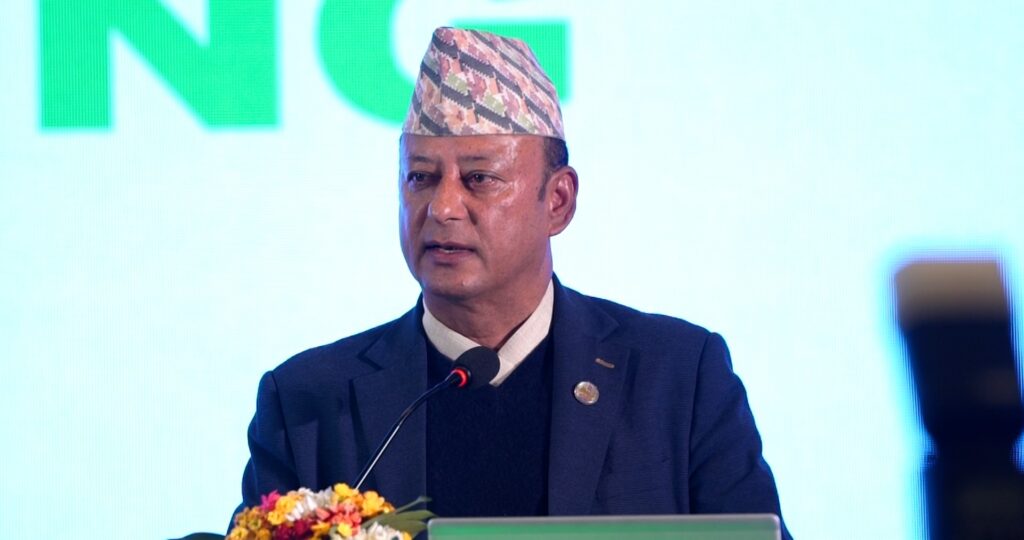 वैकल्पिक उर्जालाई सेवा मात्र नभइ व्यवसायिक रुपमा अगाडि बढाउनुपर्छ : मन्त्री खड्का