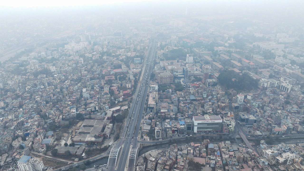 वायु प्रदूषणले धुम्म बन्यो काठमाडौं (तस्वीरहरु)