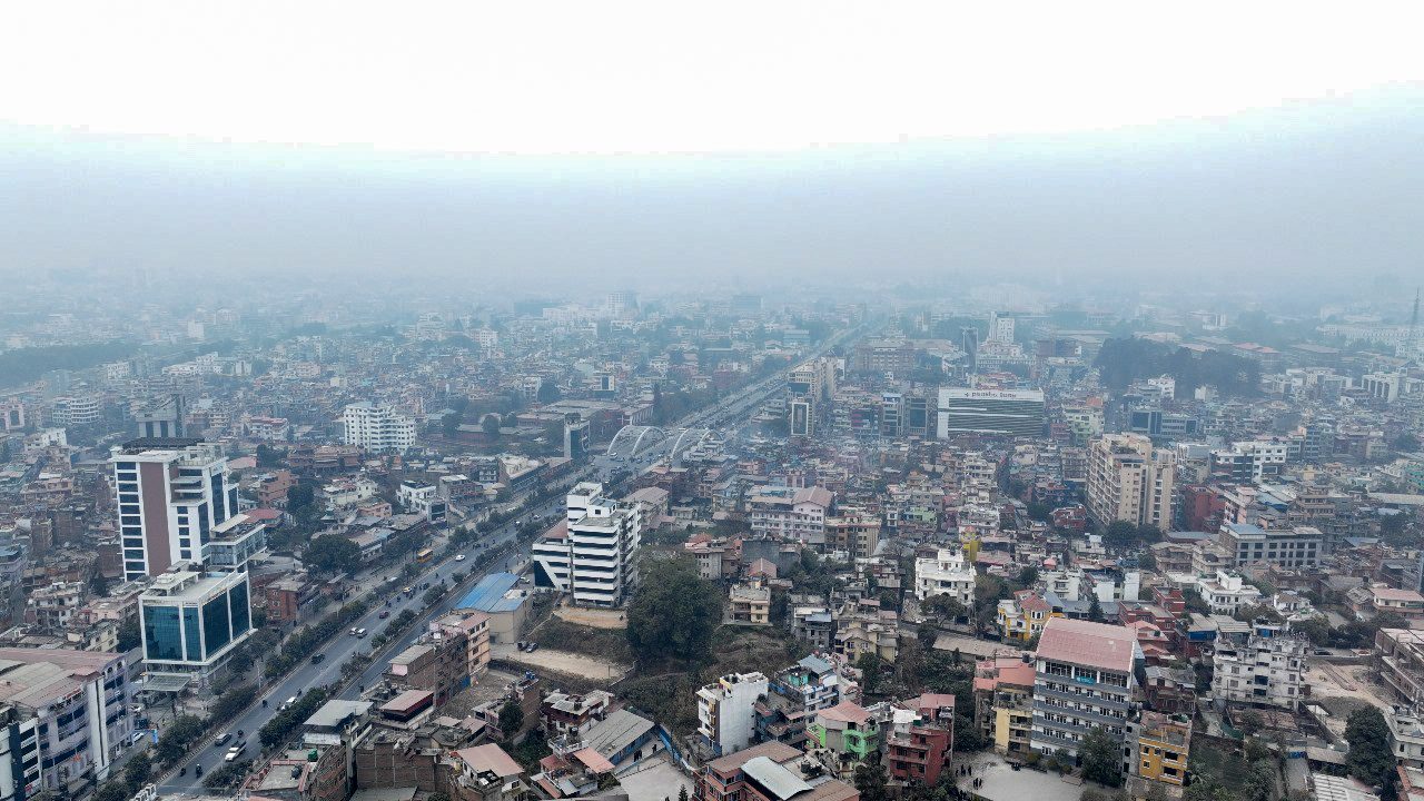 वायु प्रदूषणले धुम्म बन्यो काठमाडौं (तस्वीरहरु)