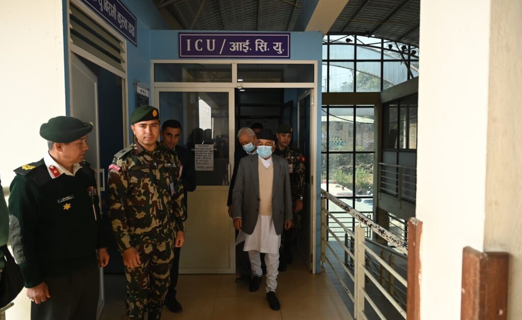 राष्ट्रपतिले कीर्तिपुर पुगेर लिए अर्थमन्त्रीको स्वास्थ्य अवास्थाबारे जानकारी