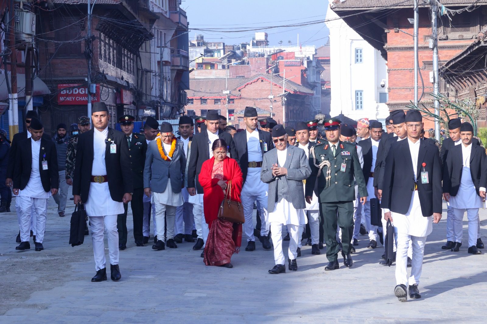 राष्ट्रपति र प्रधानमन्त्रीले गरे हनुमानढोका पुगेर वसन्त श्रवण (तस्वीरहरु)