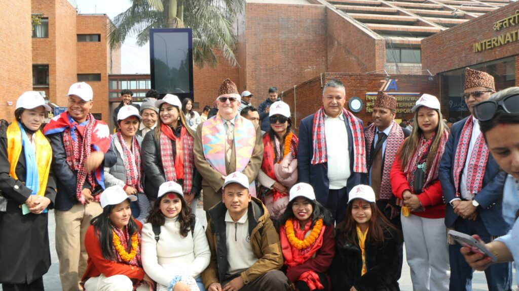 केयरगिभरका लागि १३ जना नेपाली इजरायल उडे