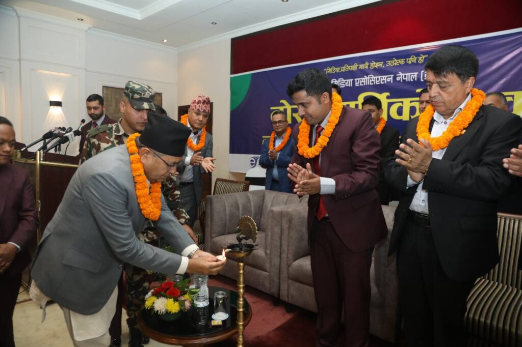 प्रेस स्वतन्त्रतामाथि बन्देज लगाउने काम हुन दिने छैन् : सभामुख घिमिरे