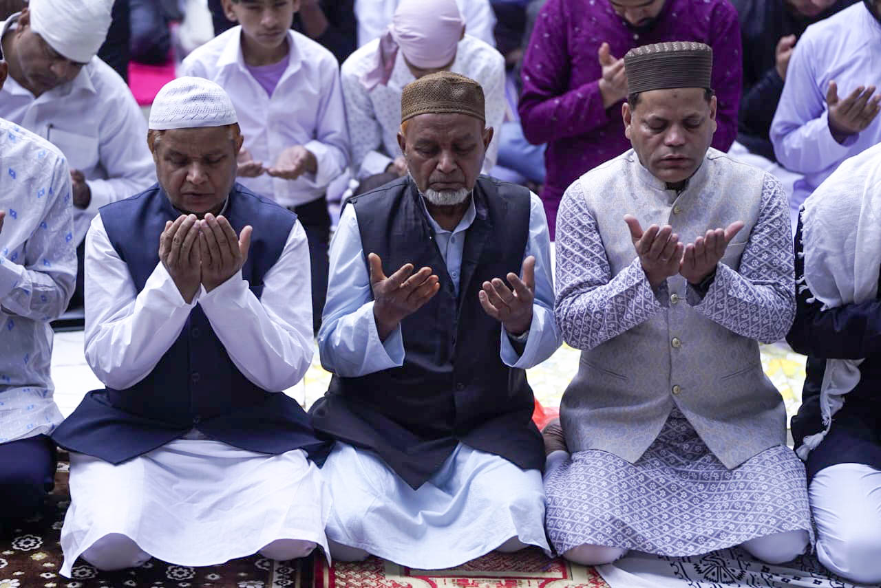 ‘इद उल फित्र’ पर्वको रौनक (तस्बिरहरू)