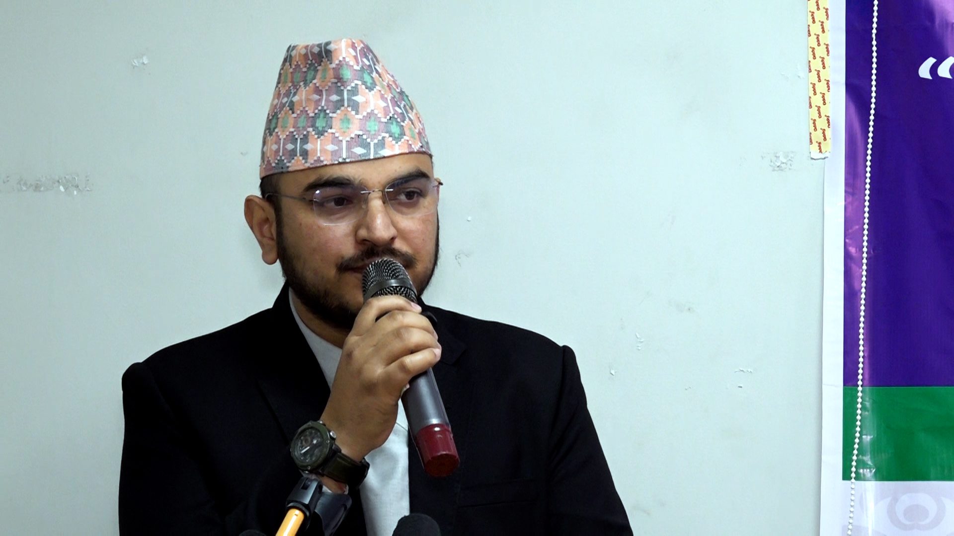 बीमा प्राधिकरणका अध्यक्ष शरद ओझा पदमुक्त