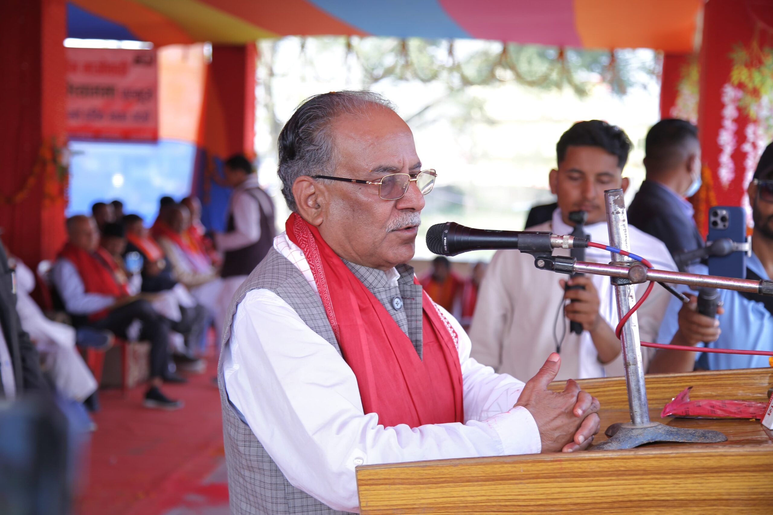 जागरण अभियानका कारण देशकै ध्यान मधेसमा केन्द्रित छ : प्रचण्ड