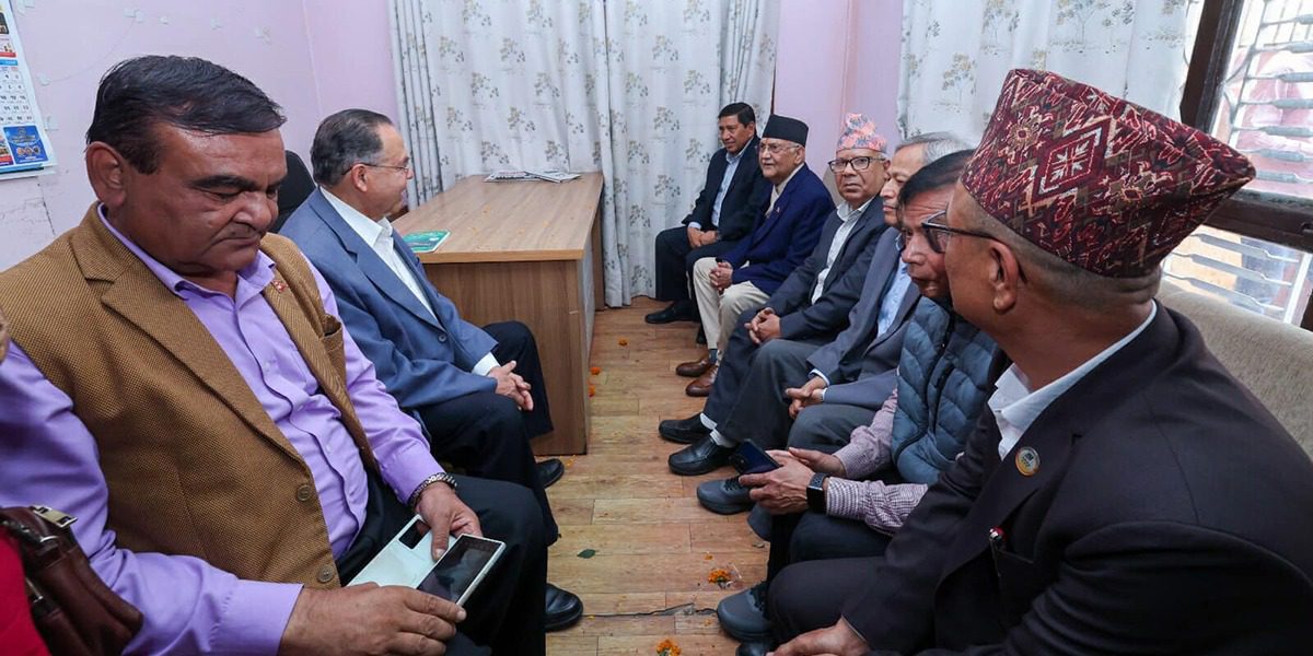 प्रधानमन्त्री ओली पहिलो पटक एकीकृत समाजवादीको कार्यालयमा