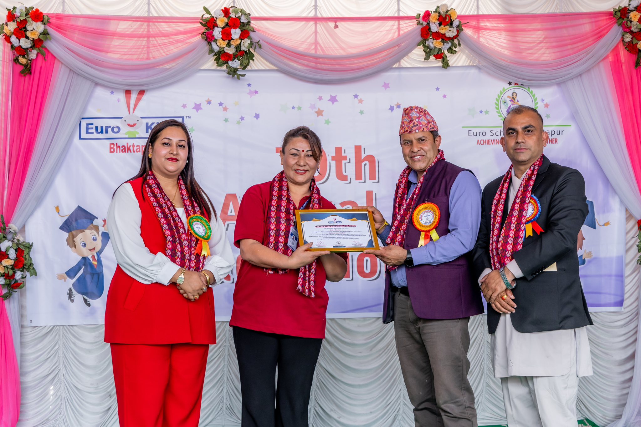 यूरो स्कुल सृजनानगर : एकैपटक ३९ जना विद्यार्थी भए दिक्षित (फोटोफिचर)