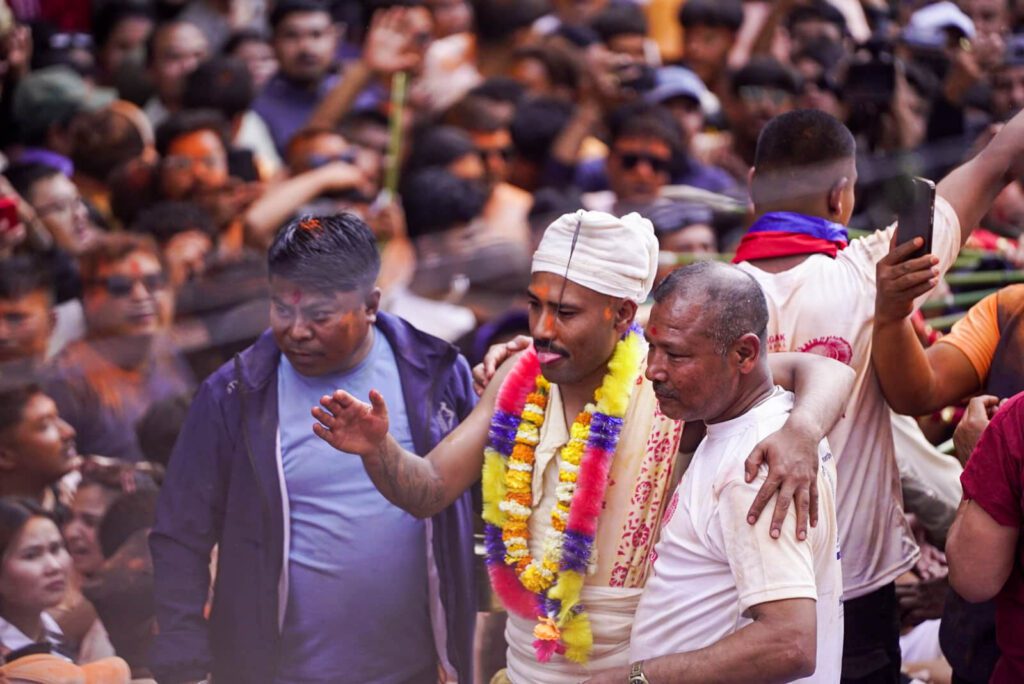 सुजन बाग श्रेष्ठले तेस्रो पटक छेडे जिब्रो (तस्वीरहरू)