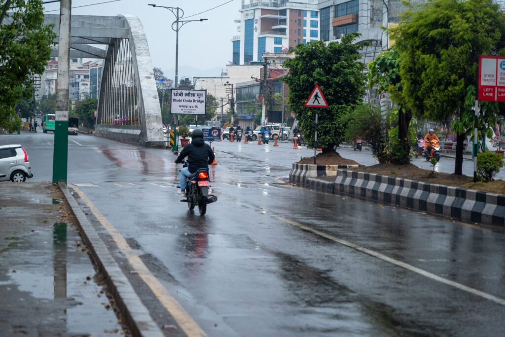 लामो समयपछि काठमाडौंमा वर्षा (तस्वीरहरु)