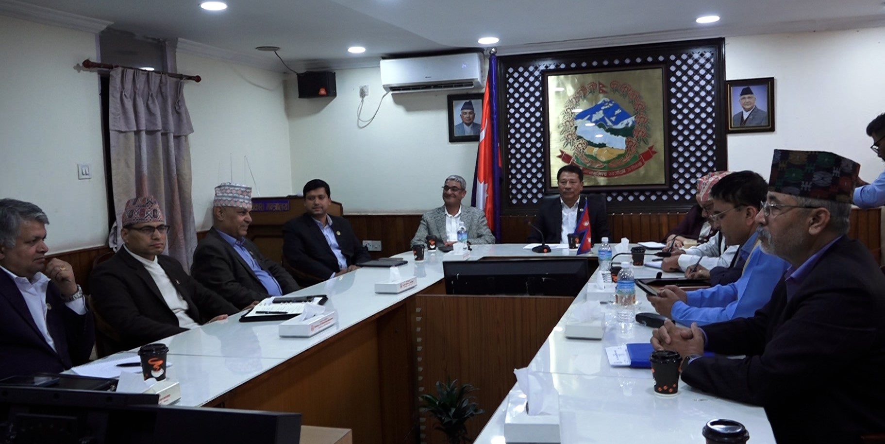 शिक्षकहरुमा माग सम्बोधन गर्नेगरी अघि बढेका छौं : गृहमन्त्री लेखक