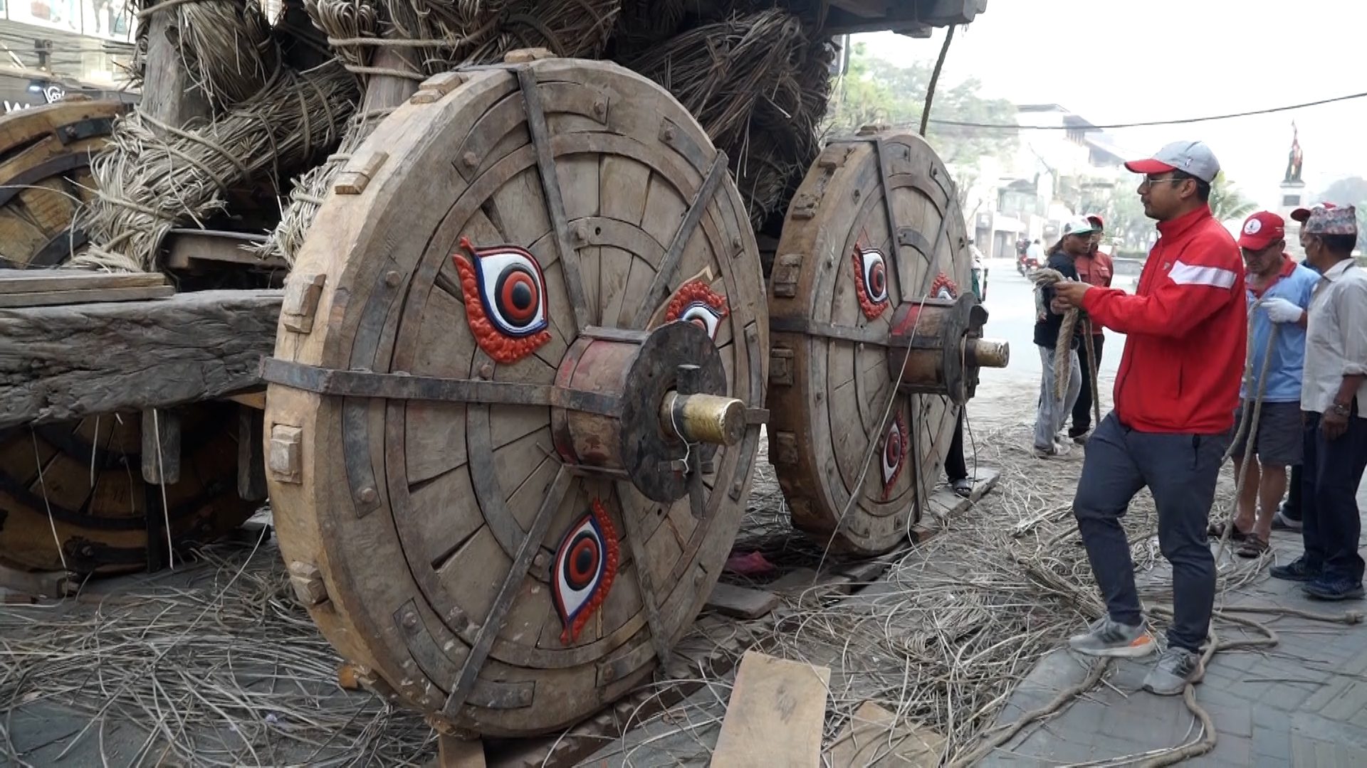 तस्वीरमा हेरौँ सेतो मच्छिन्द्रनाथ रथयात्राको तयारी