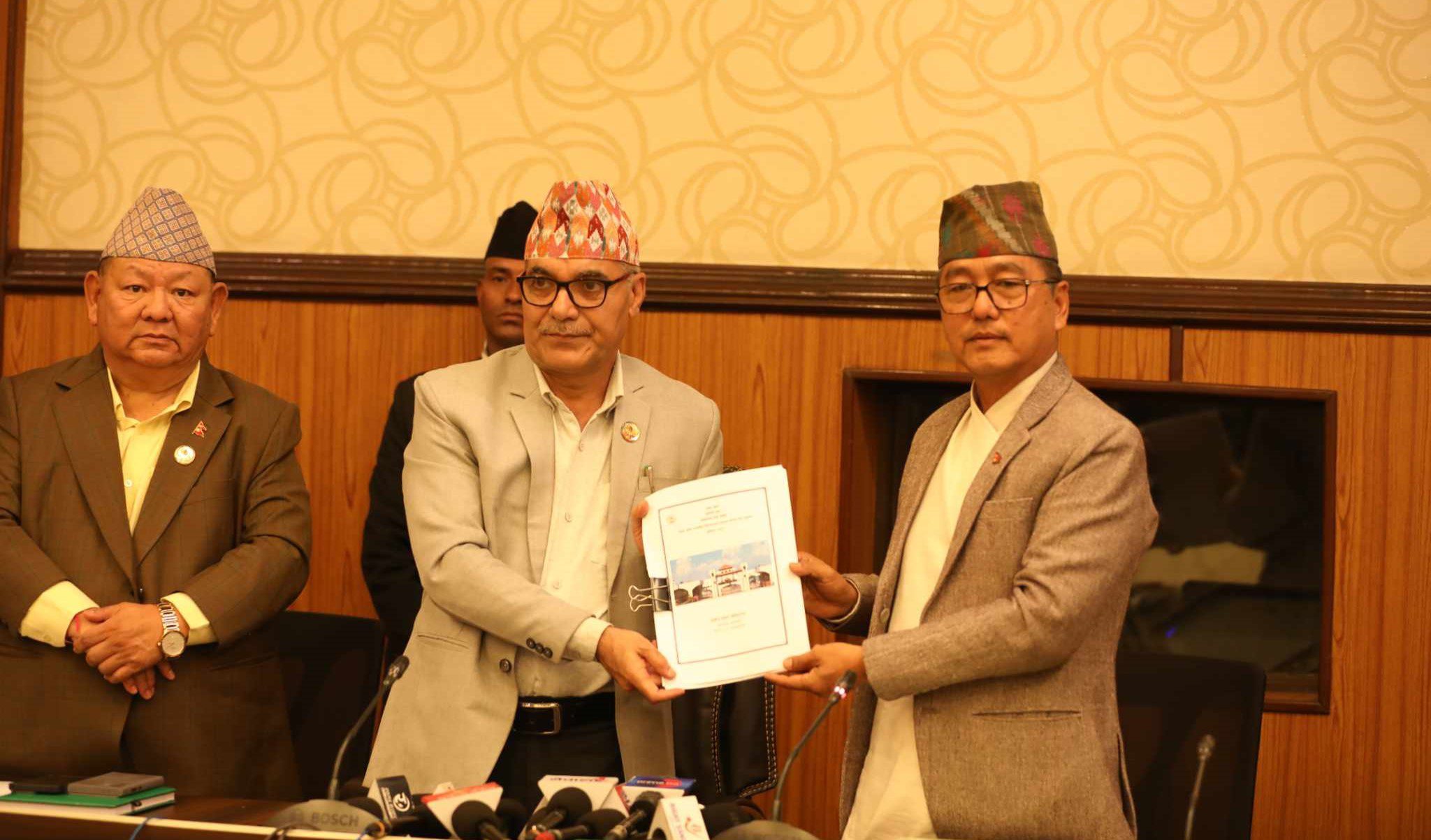 राजेन्द्र लिङ्देन नेतृत्वको उपसमितिले बुझायो पोखरा विमानस्थल अध्ययन प्रतिवेदन