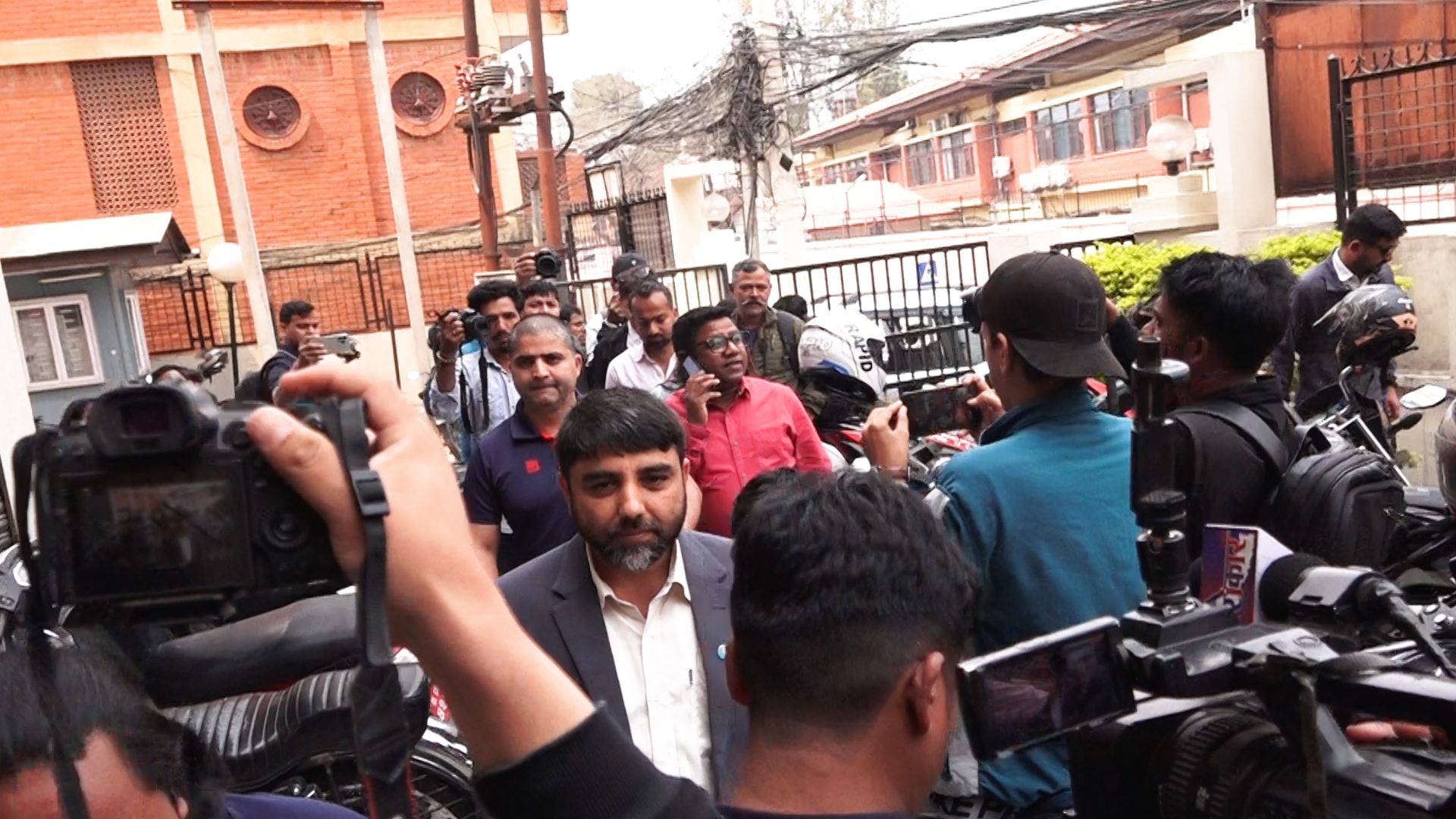 मानव अधिकारको हनन हुनेगरी रविलाई पक्राउ गरेको भन्दै रास्वपाद्वारा आयोगको ध्यानाकर्षण