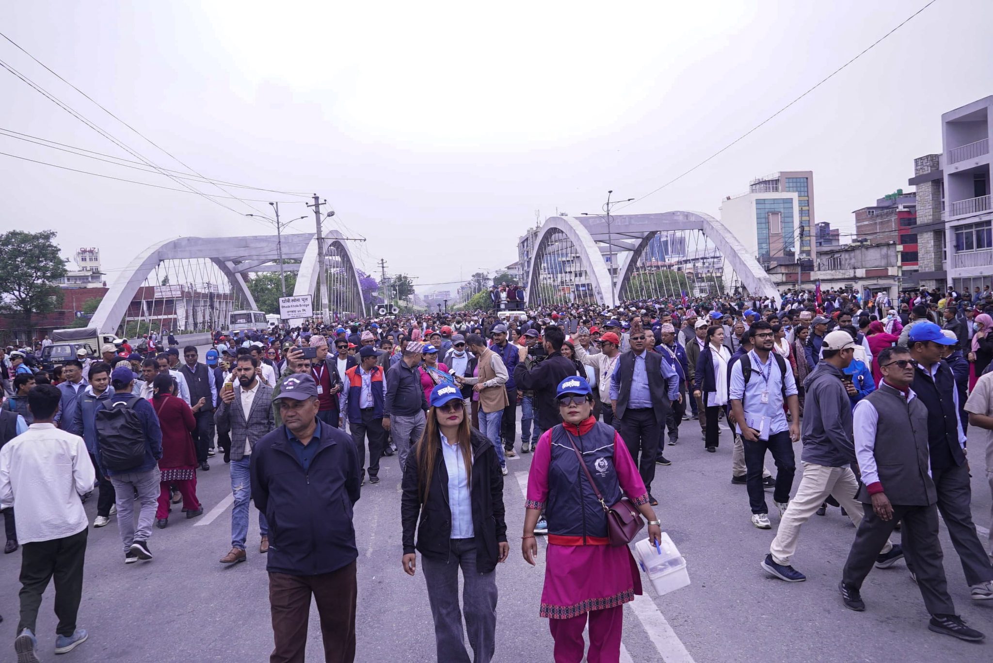 २७औँ दिन पनि नाराजुलुससहित सडकमा उत्रिए शिक्षक (तस्वीरसहित)