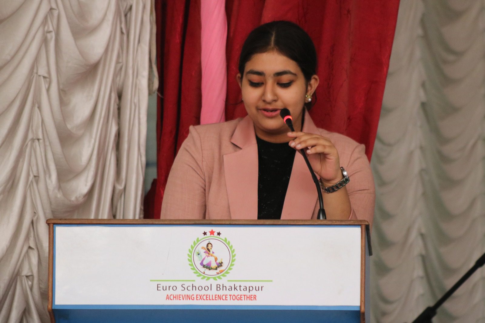 यूरो स्कुल सृजनानगर : एकैपटक ३९ जना विद्यार्थी भए दिक्षित (फोटोफिचर)