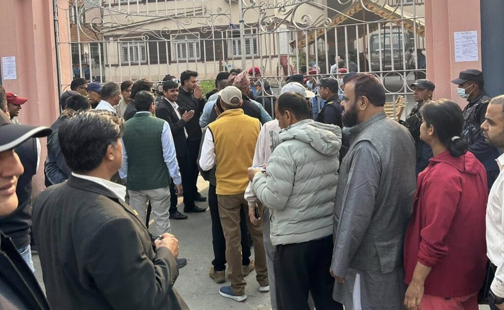 बार एशोसिएशनको केन्द्रीय कार्यसमितिका लागि मतदात सुरु