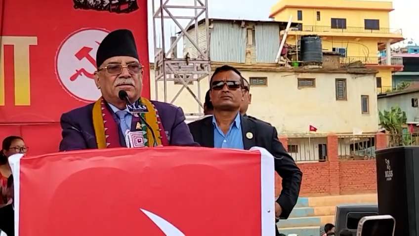 कांग्रेस-एमाले आफ्नो बुद्धिले नभई दलाल, बिचौलियाहरुले मिलाइदिएका हुन् : प्रचण्ड