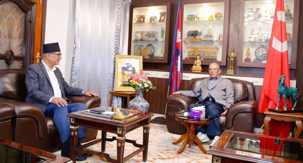 अर्थमन्त्री विष्णु पौडेल र प्रचण्डबीच भेट, बजेटको विषयमा छलफल