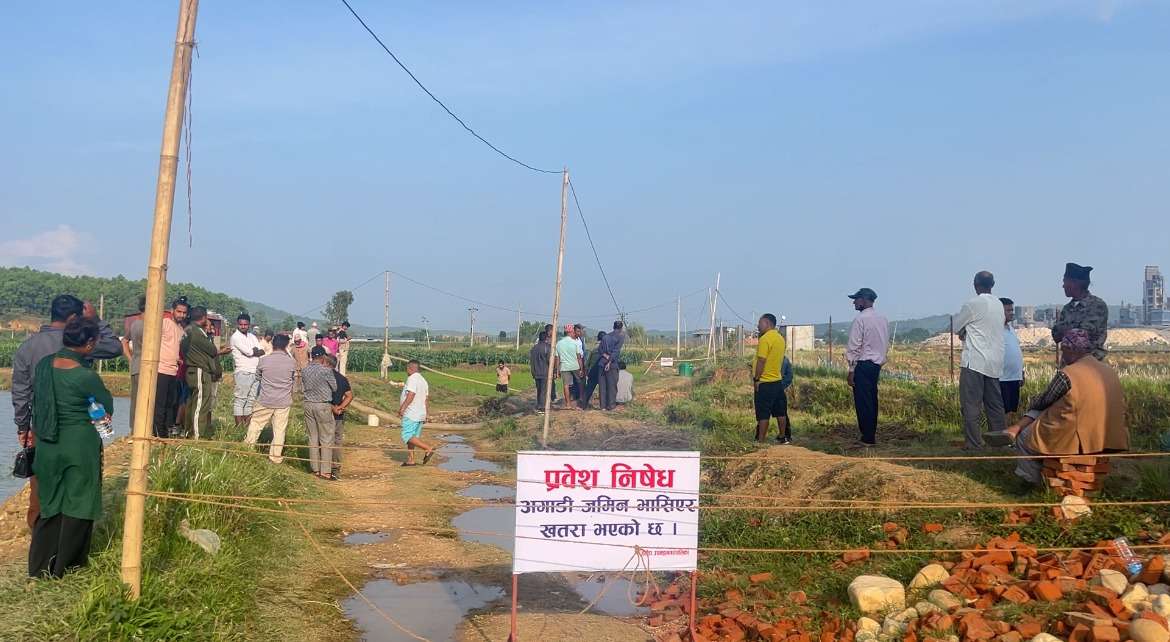 हेटौंडामा जमिनमुनि बेपत्ता गाडी : भूगर्भविदको सहयोगमा खोजी अघि बढ्ने