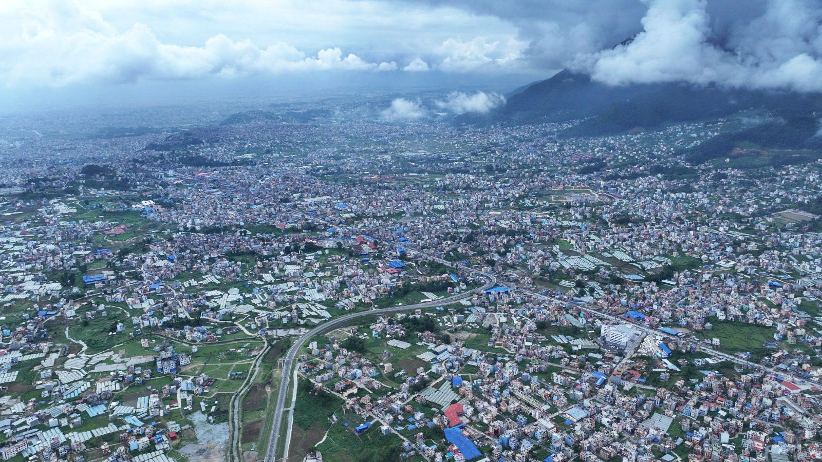 तस्बिरमा हेर्नुहोस् बलम्बु फ्लाइओभर र सुरुङ मार्ग