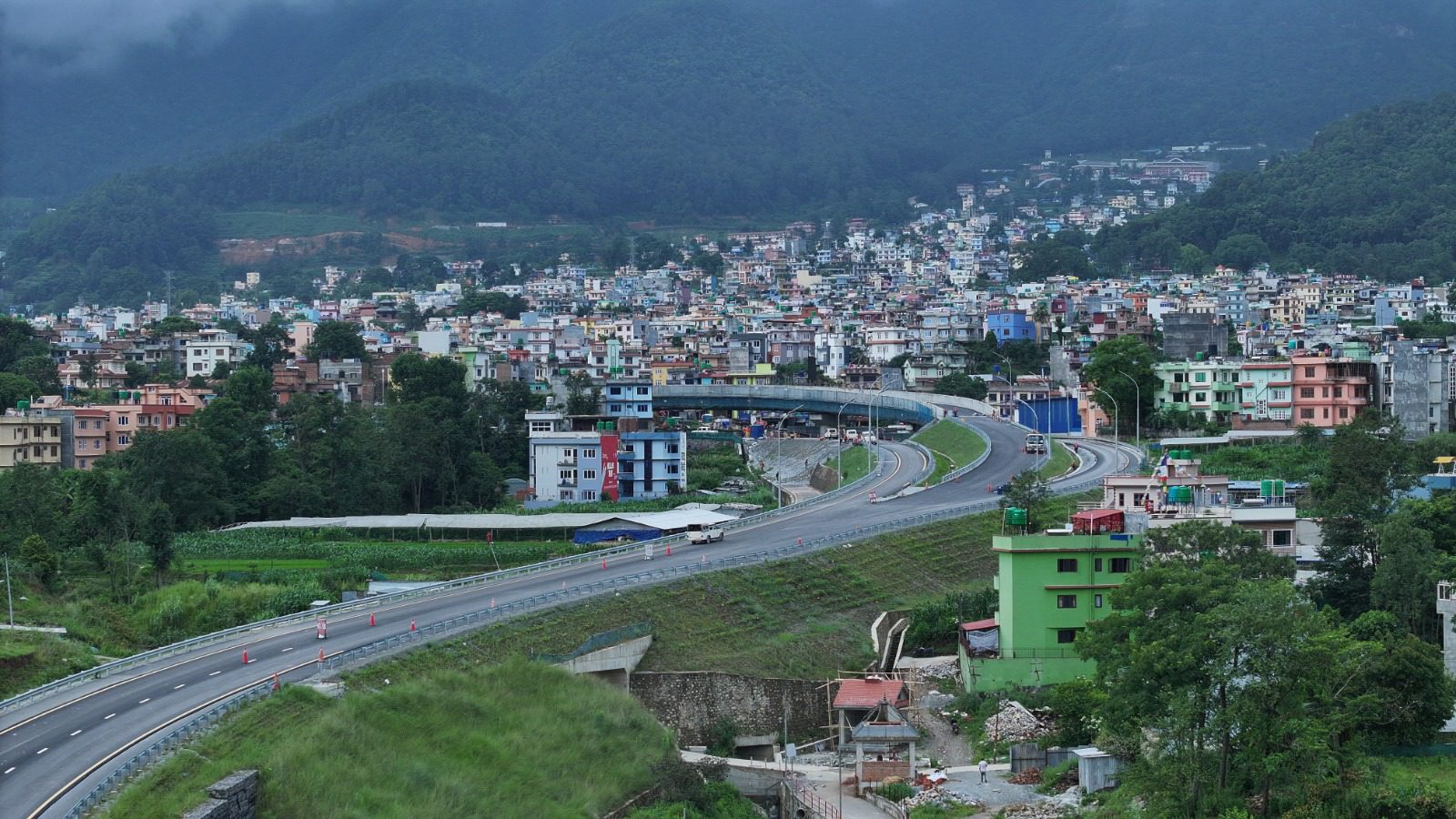 तस्बिरमा हेर्नुहोस् बलम्बु फ्लाइओभर र सुरुङ मार्ग