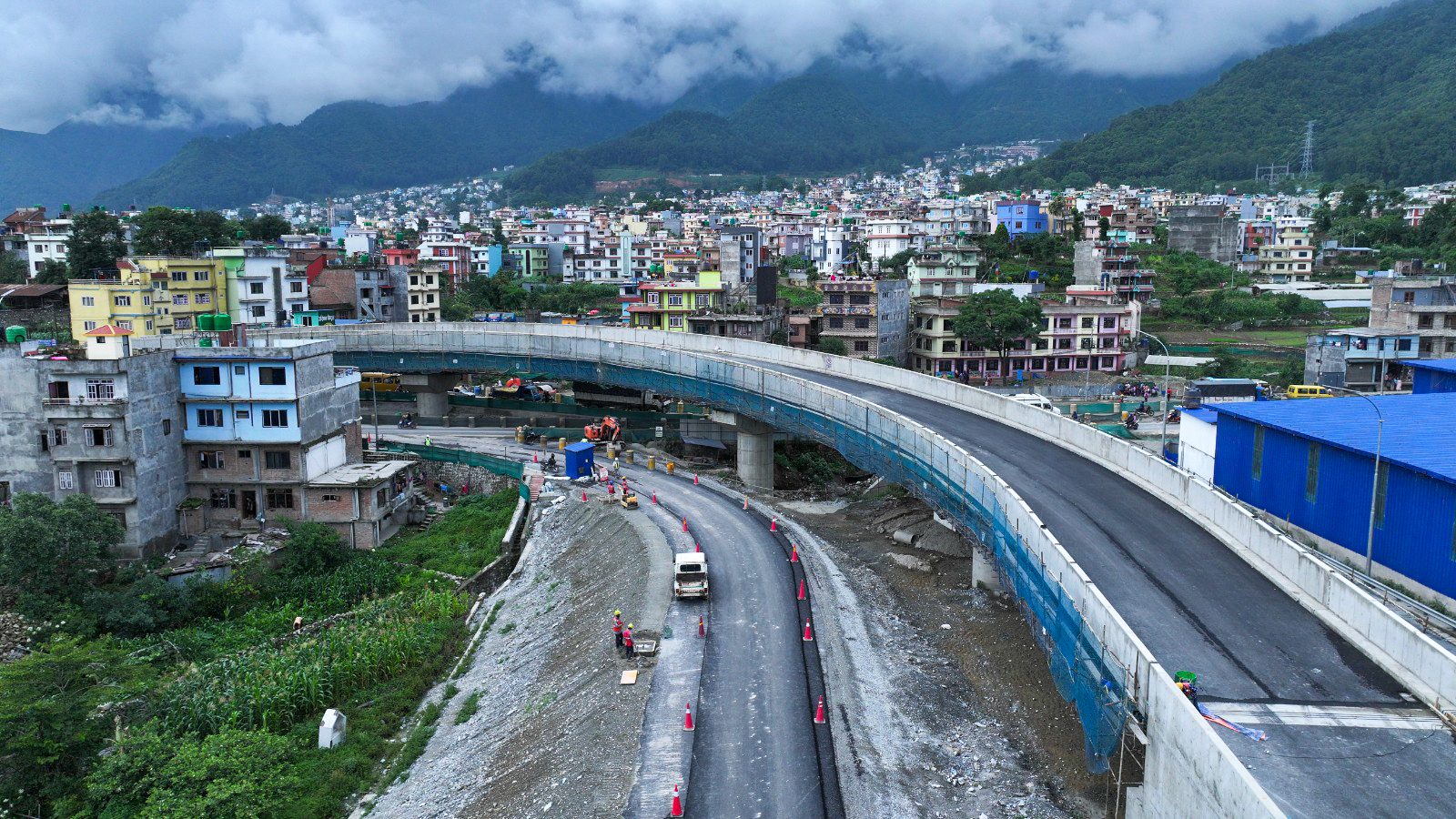 तस्बिरमा हेर्नुहोस् बलम्बु फ्लाइओभर र सुरुङ मार्ग