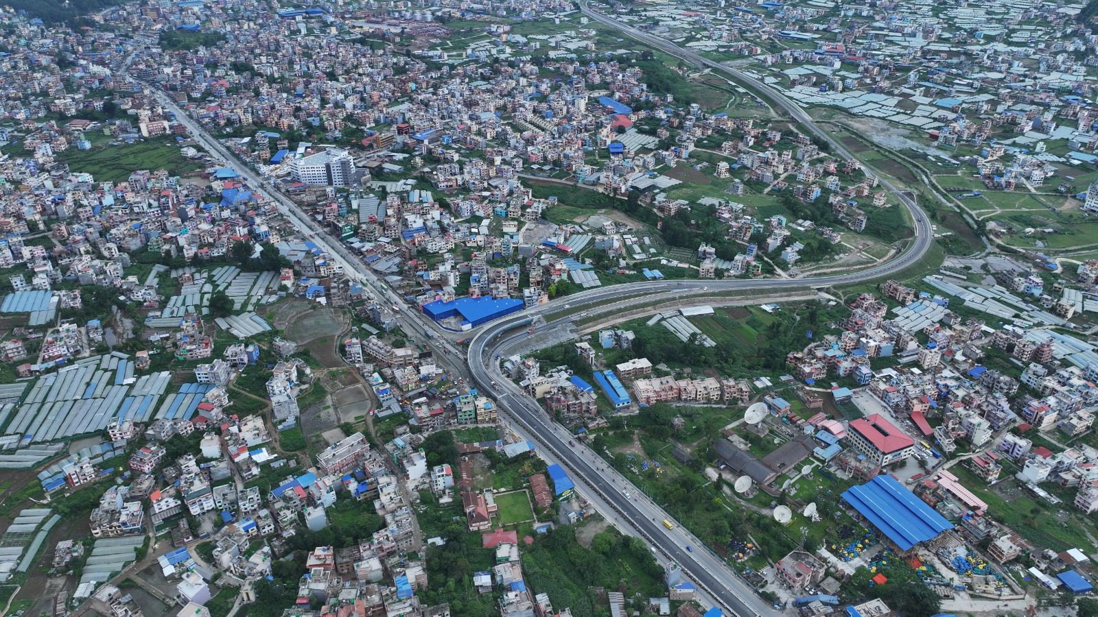 तस्बिरमा हेर्नुहोस् बलम्बु फ्लाइओभर र सुरुङ मार्ग