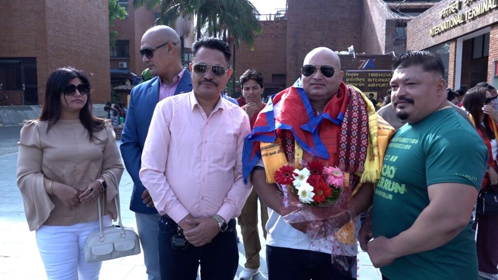 धर्मश्री विजेता गिरी नेपालको नेतृत्व गर्दै लण्डन प्रस्थान