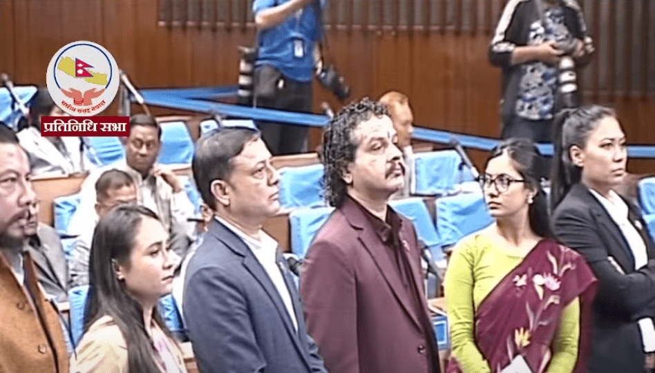 संसद्‌बाट बाहिरिए रास्वपा र राप्रपा