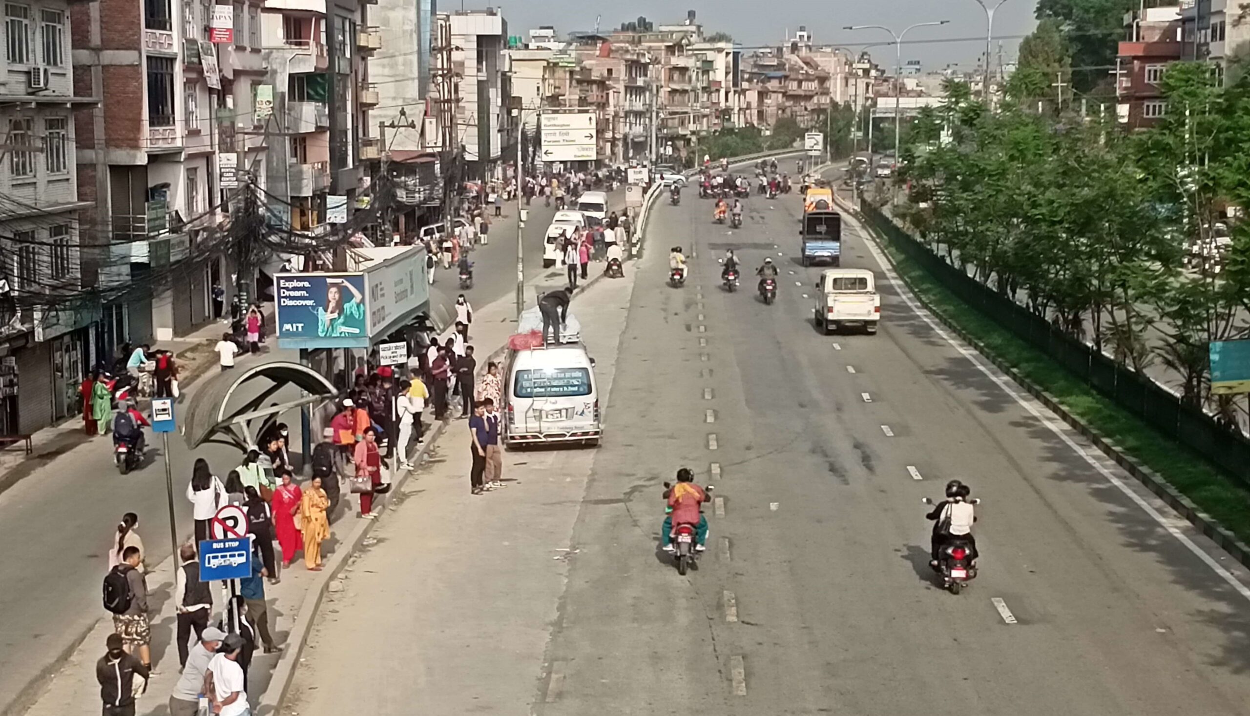 सार्वजनिक यातायात ठप्प हुँदा यात्रु मारमा