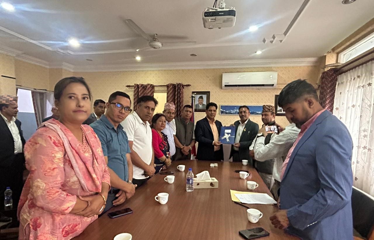 एमआरपी सम्बन्धी निर्देशनविरुद्ध व्यवसायी, मन्त्रीलाई बुझाए ज्ञापन