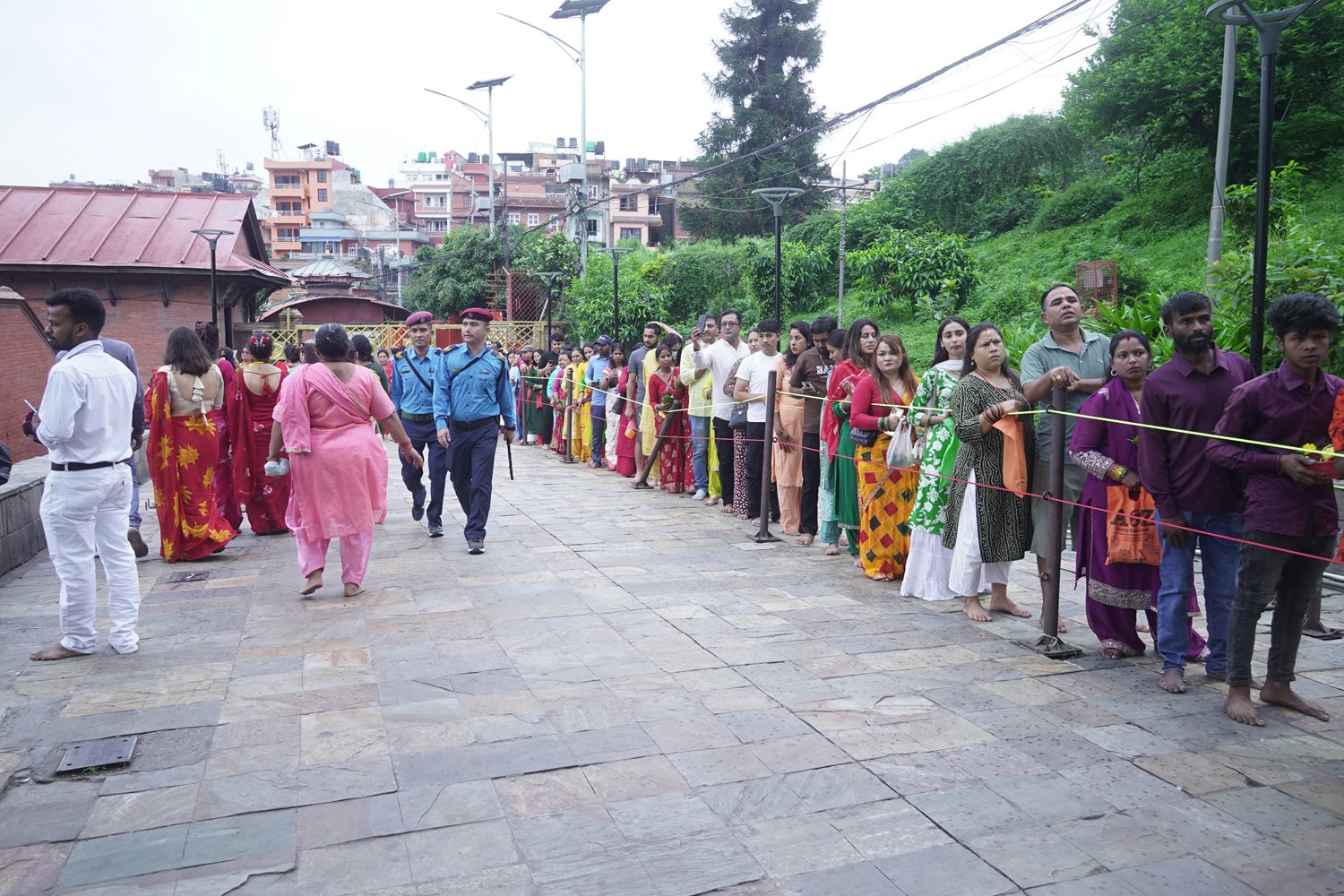 आज साउनको पहिलो सोमबार, यस्तो देखियो पशुपति (तस्बिरहरू)