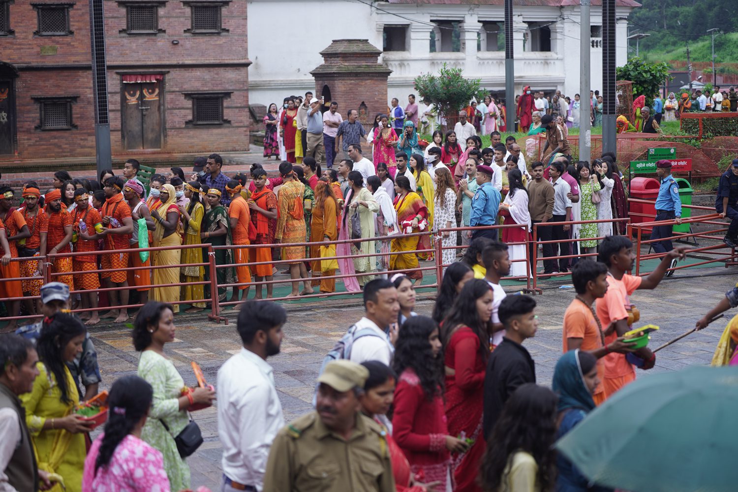 आज साउनको पहिलो सोमबार, यस्तो देखियो पशुपति (तस्बिरहरू)