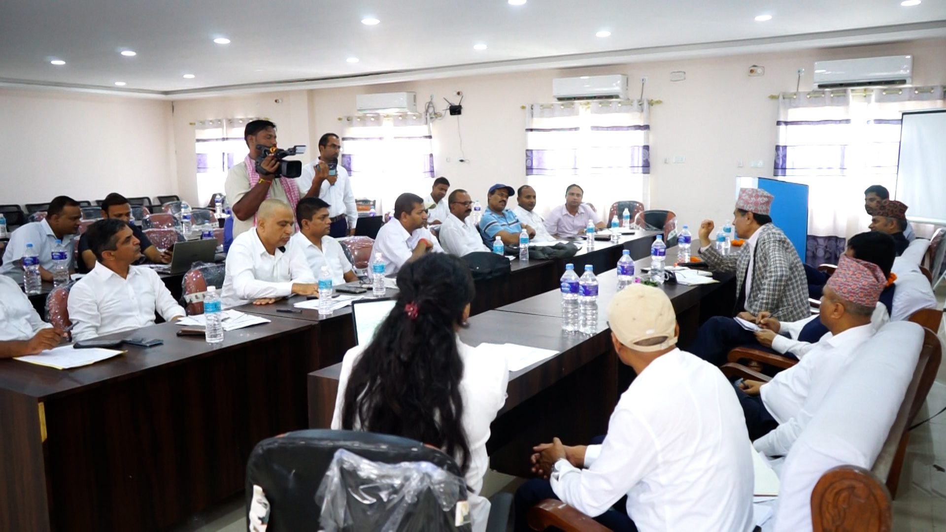 मधेश प्रदेशमा डिप बोरिङ जडानका लागि गृहकार्य सुरु गर्न शाक्यको निर्देशन