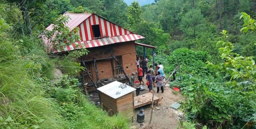 सिन्धुलीको गोलञ्जोर–६ बाट एकै परिवारका १६ जना बेपत्ता