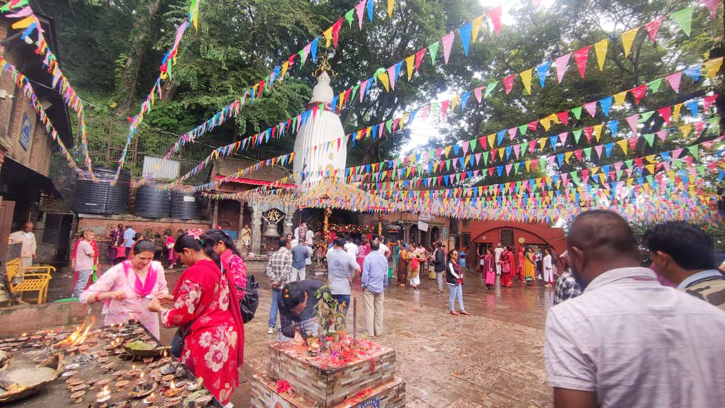 सूर्यविनायक गणेश मन्दिरमा भक्तजनको घुइँचो (तस्वीरहरु)