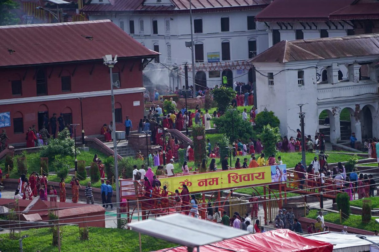 पशुपतिनाथमा तीजको रौनक (तस्वीरहरु)