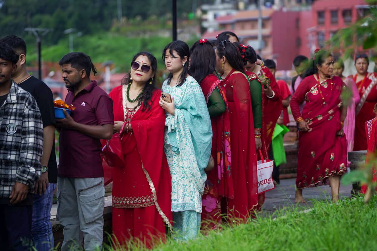 पशुपतिनाथमा तीजको रौनक (तस्वीरहरु)