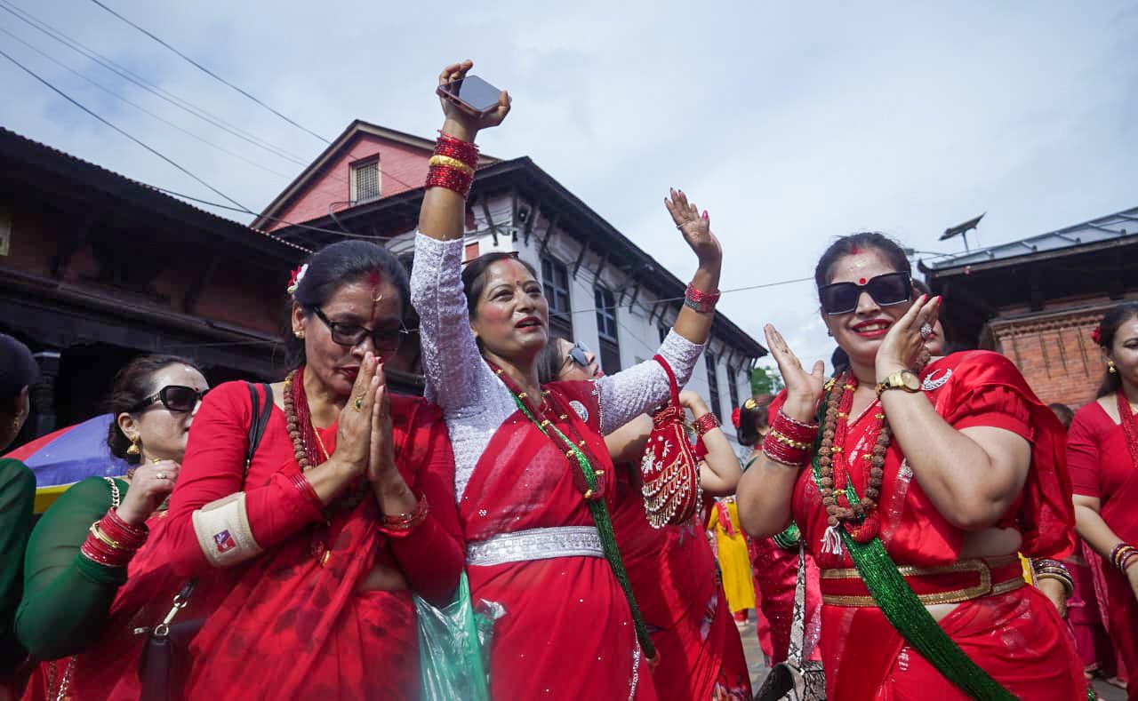 पशुपतिनाथमा तीजको रौनक (तस्वीरहरु)