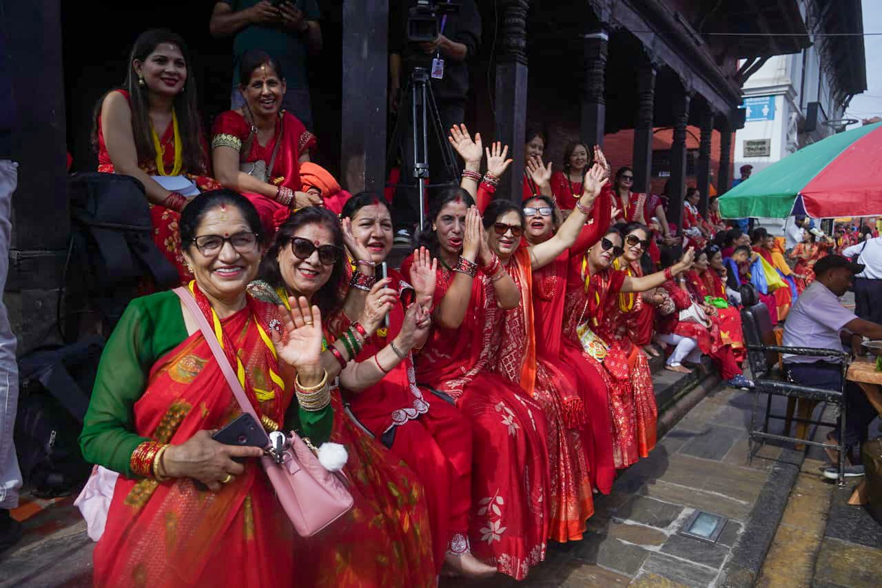 पशुपतिनाथमा तीजको रौनक (तस्वीरहरु)
